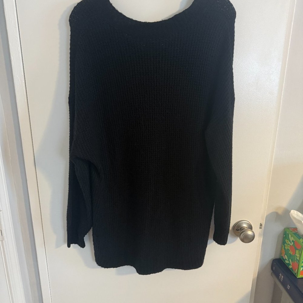 American Eagle Black Pullover V-Neck Sweater - Picture 2 of 4